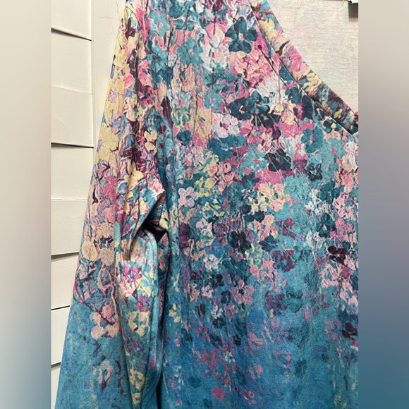 Exclusive Ombré Colorful Top - Picture 2 of 3